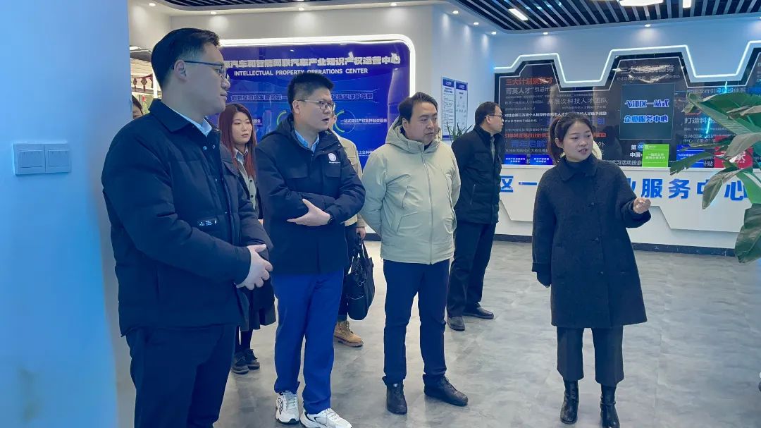 中国科学技术大学科技商学院副院长翁清雄莅临易恒云创参观调研