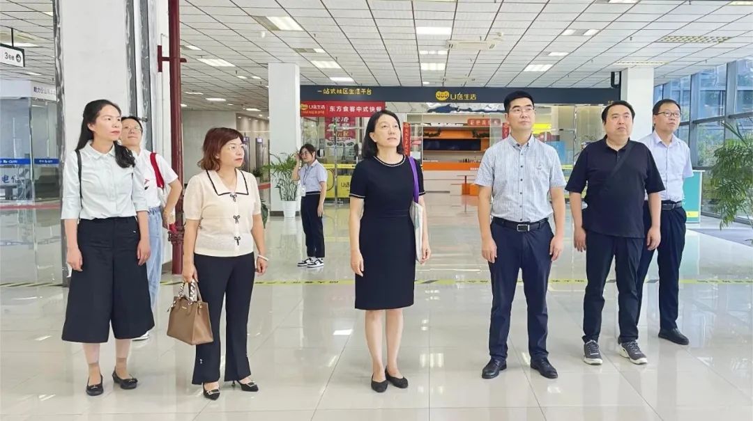 江苏大学副校长陈红一行莅临弋江区青年创业园参观考察