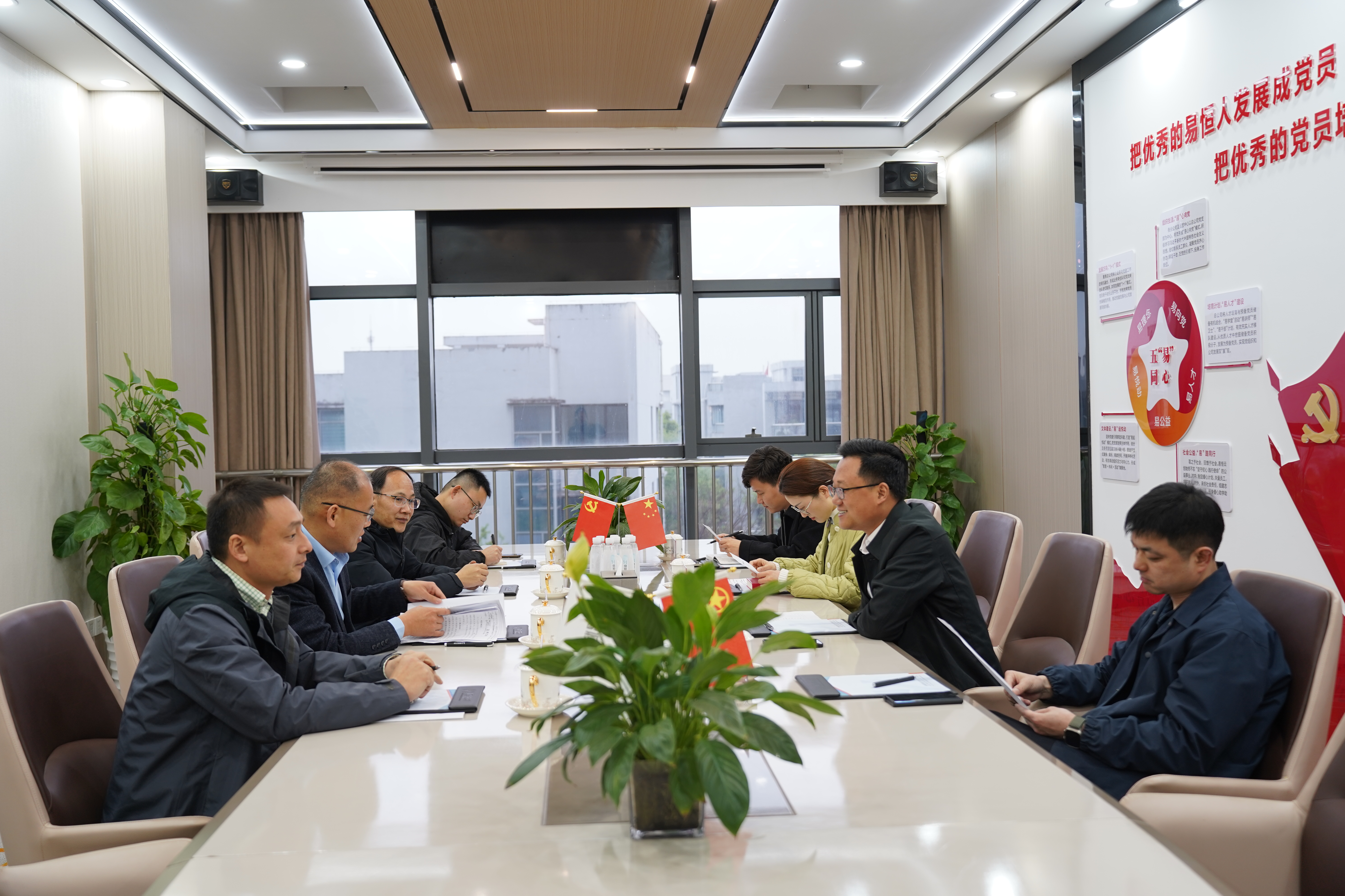 安师大天门山校区管委会办公室一行莅临易恒云创参观调研(图3)