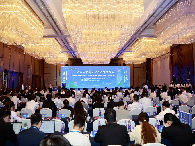 从参赛者到分享者:易恒云创在“创青春”舞台讲述“奋斗的力量”!(图1) 从参赛者到分享者:易恒云创在“创青春”舞台讲述“奋斗的力量”!(图1)